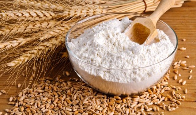 الاقتصاد تسمح باستيراد الدقيق لكل المستوردين من تجار وصناعيين
