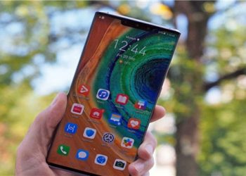 إيران تنتج نحو 400 ألف هاتف نقال سنوياً