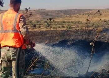 خماد 12 حريقاً في مناطق متفرقة بحمص وريفها