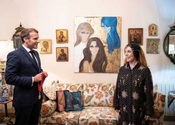 بالصور ….تفاصيل لقاء الساعة وربع بين ماكرون وفيروز