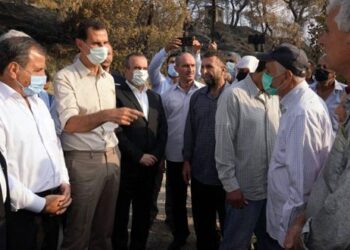 الرئيس الأسد يزور بعض المناطق التي تعرضت للحرائق في ريف اللاذقية