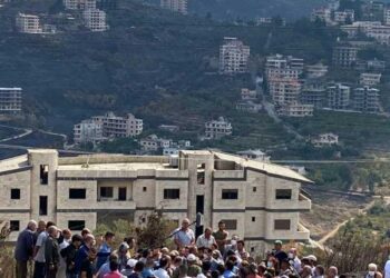  الرئيس الأسد في قرية مشتى الحلو، في صافيتا..