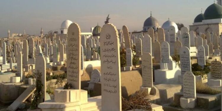 الصحة السورية تسمح بدفن وفيات كورونا بمقابر العاصمة