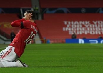 مانشستر يونايتد يهزم باشاك شهير ويتصدر مجموعته في دوري الأبطال