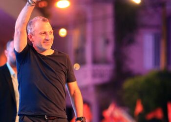 لماذا عاقبت امريكا جبران باسيل ؟