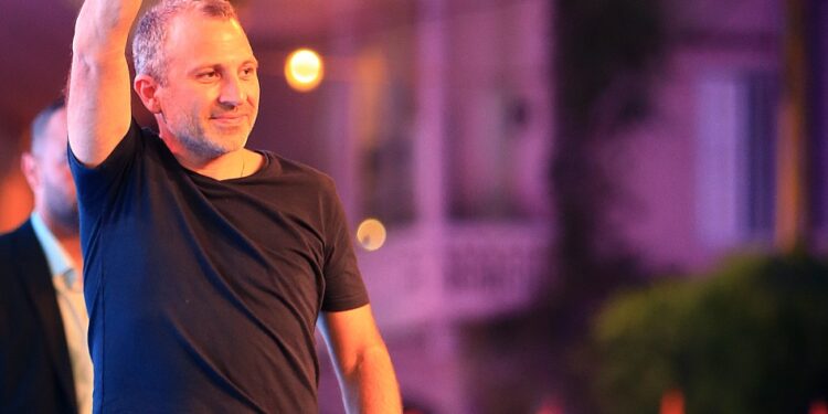 لماذا عاقبت امريكا جبران باسيل ؟
