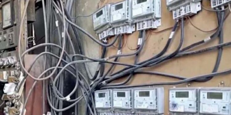 سرقة الكهرباء تعطل الشبكات في التضامن . . !