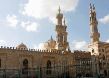 مصر.. باحث في مشيخة الأزهر يحذر من “زواج التجربة”