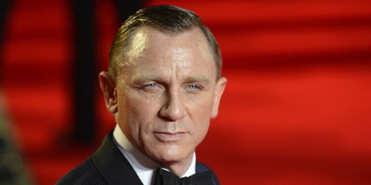 فيروس كورونا يتحدى جيمس بوند