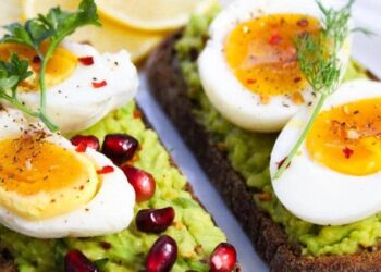 العلاقة بين البيض وخطر وفاة الشباب