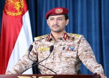 الجيش اليمني يستهدف شركة أرامكو ومنصات صواريخ للنظام السعودي