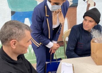 أجنحة الشام للطيران تزور دار المسنين في محافظة حماة وتساهم في إدخال السرور إلى أصحاب القلوب الطيبه ..