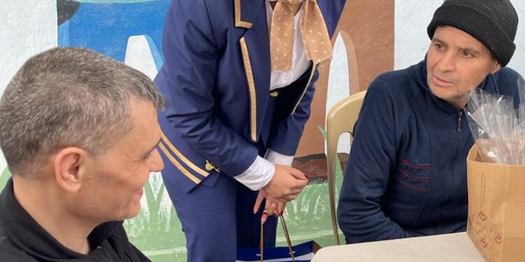 أجنحة الشام للطيران تزور دار المسنين في محافظة حماة وتساهم في إدخال السرور إلى أصحاب القلوب الطيبه ..