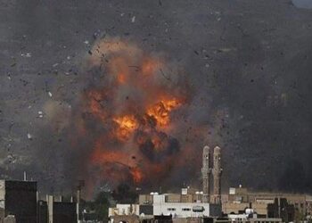طيران العدوان السعودي يجدد استهداف المناطق السكنية في اليمن