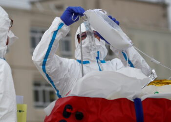 رصد طفرة جديدة لفيروس كورونا في فرنسا