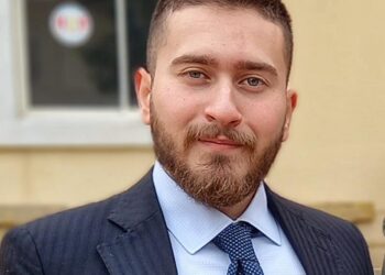 كُن أقوى بقلم هاني اسامة ساطع