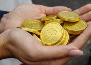 خطوة غير مسبوقة.. أول دولة تعتمد بيتكوين كعملة قانونية