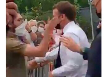 فيديو مواطن فرنسي يصفع الرئيس الفرنسي إيمانويل ماكرون