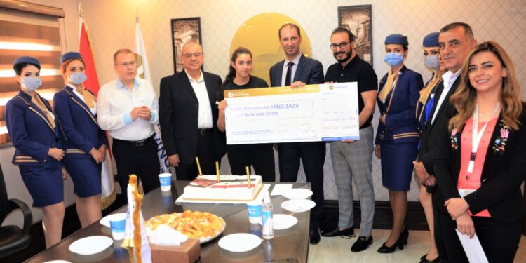 اجنحة الشام للطيران تكرم لاعبة كرة الطاولة هند ظاظا