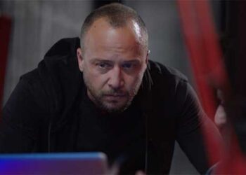 تطبيق  شاهد مزدحم بالنجوم السوريين