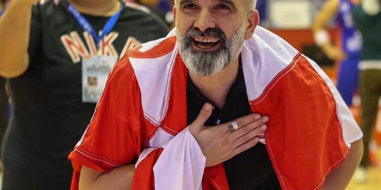 عزام الحسين : انا راضٍ عما قدمتهُ كمدرب وطني لمنتخب بلدي ,و لن يأتي مثل الكوتش ساليرنو بفكرهِ الحديث وعملهِ المنظم