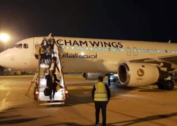 بدعم من أجنحة الشام للطيران وصول المشاركين بمعرض صنع في سورية للبيع المباشر في ليبيا و الذي سيفتتح غداً لمطار بنغازي