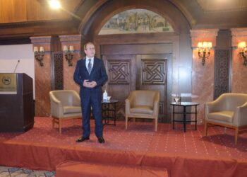 وردة دمشقية ….جديد مشروع ستاند اب اكاديمي للإستشاري و المدرب الدولي أسامة محمود ساطع