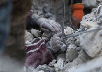 ارتفاع عدد ضحايا زلزال سوريا وتركيا.. والآمال في العثور على مزيد من الناجين تتضاءل