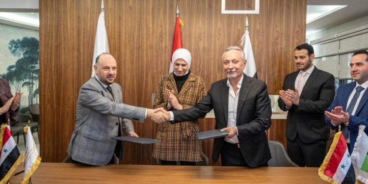 بنك سورية الدولي الإسلامي وشركة هرم بيراميد للحوالات المالية يوقعان اتفاقية تعاون لتقديم خدمات التحويل المالي وتغذية الحسابات المصرفية.