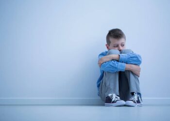 اضطراب طيف التوحد هل هو مرض عقلي أم نفسي؟