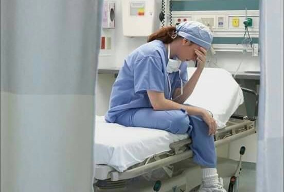 التمريض يحترق مادياً ومعنوياً و نفسياً في سورية وهجرة الكثير منهم وتقديم استقالاتهم.. فمن ينصفه ؟